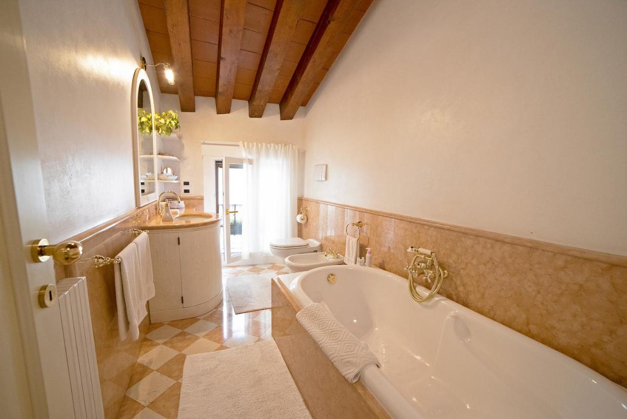 Mini Suite Deluxe Isola Di Mezzo Тревізо Екстер'єр фото