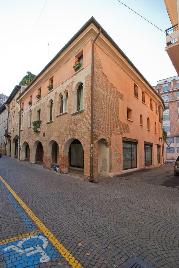 Mini Suite Deluxe Isola Di Mezzo Тревізо Екстер'єр фото